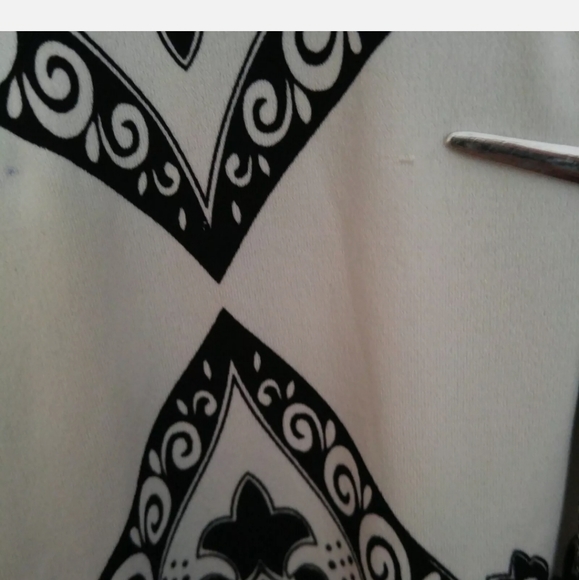 Yvos Floral Dress - Picture 10 of 12